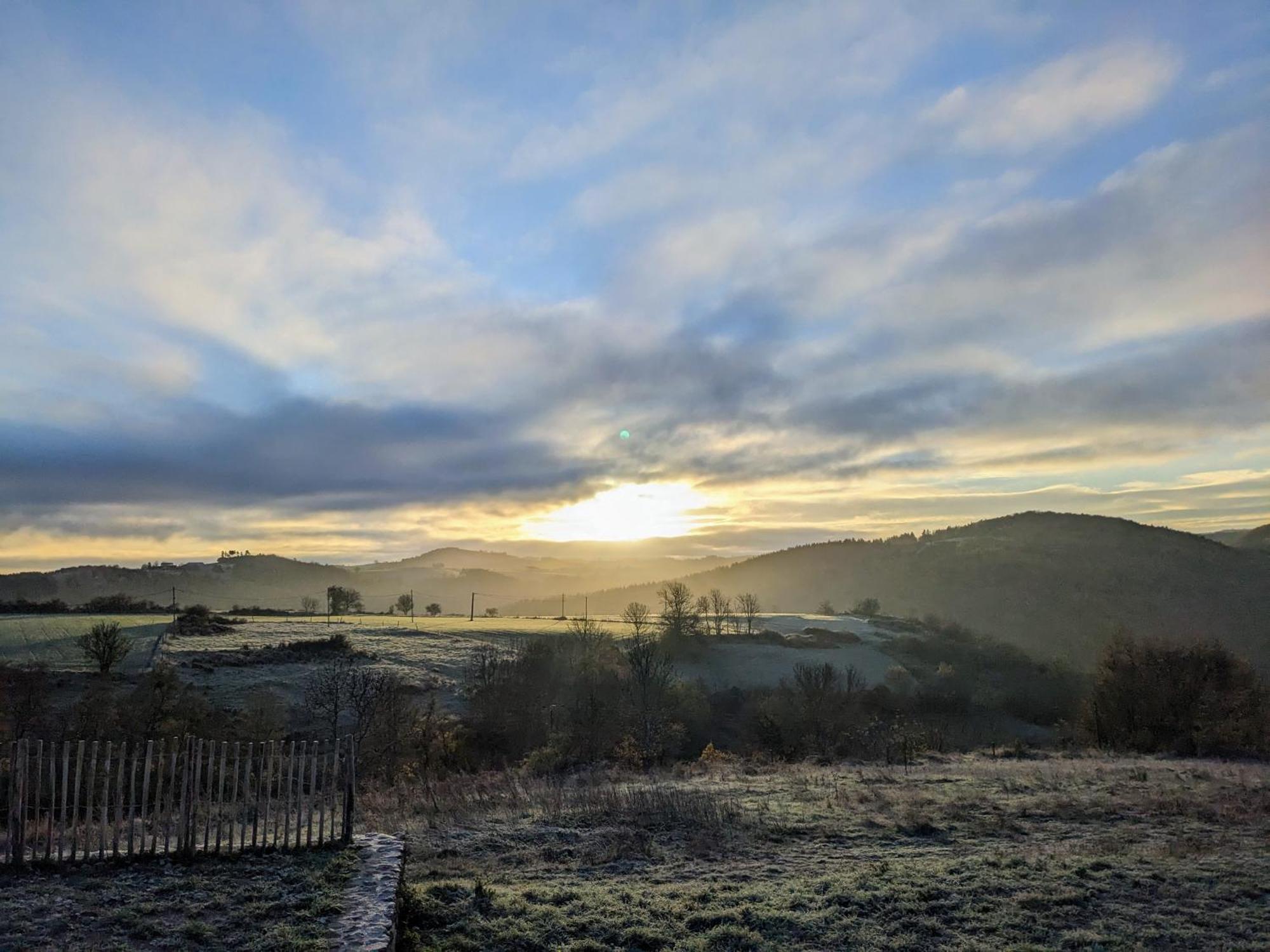 La Grange, Le Hameau Des Volcans - Deconnexion Face A La Vue Saint-Just-pres-Brioude エクステリア 写真